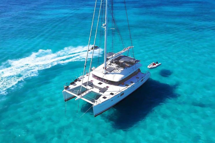 Charter Yacht AMURA - Lagoon 560 - 3 Cabins - Nassau - Paradise Island - Exumas - Bahamas