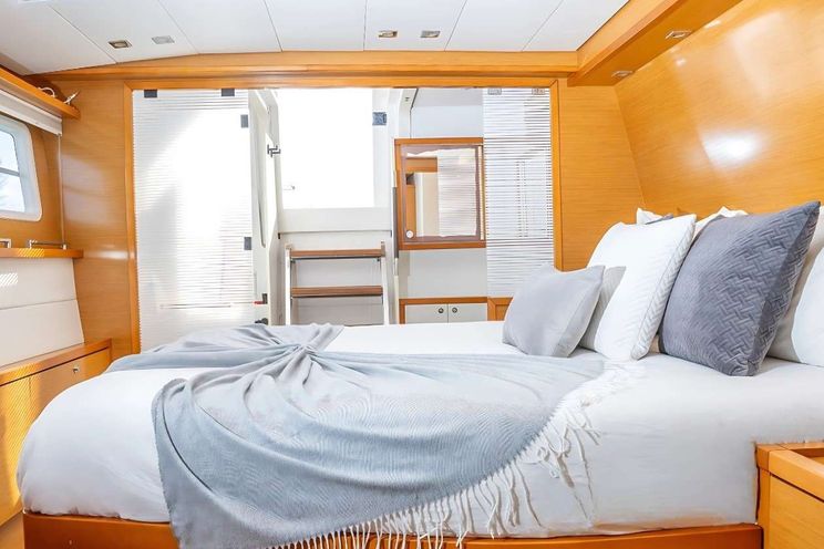 Charter Yacht AMURA - Lagoon 560 - 3 Cabins - Nassau - Paradise Island - Exumas - Bahamas