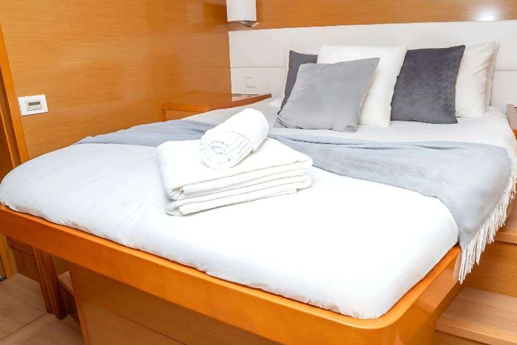 Charter Yacht AMURA - Lagoon 560 - 3 Cabins - Nassau - Paradise Island - Exumas - Bahamas