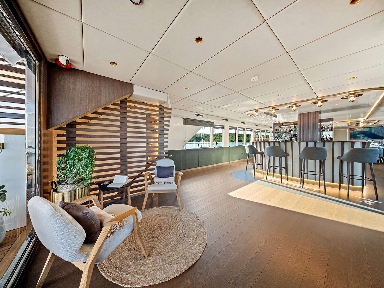 ANIMA MARIS Custom Motor Sailer 49m - saloon bar