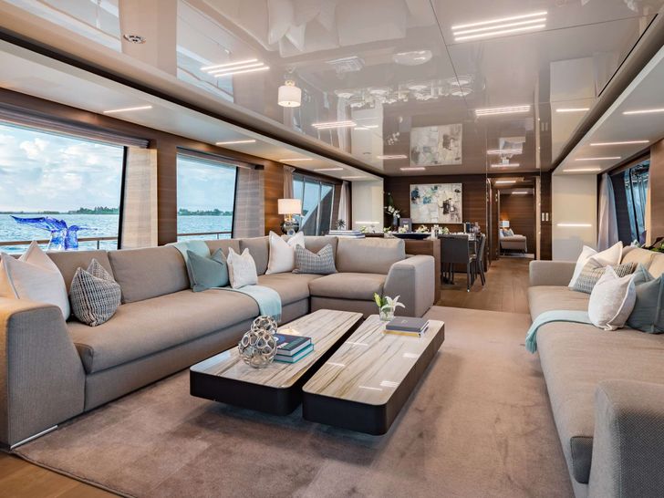 EROS Ferretti Custom Line Navetta 37 - main saloon EROS Ferretti Custom Line Navetta 37 - main saloon