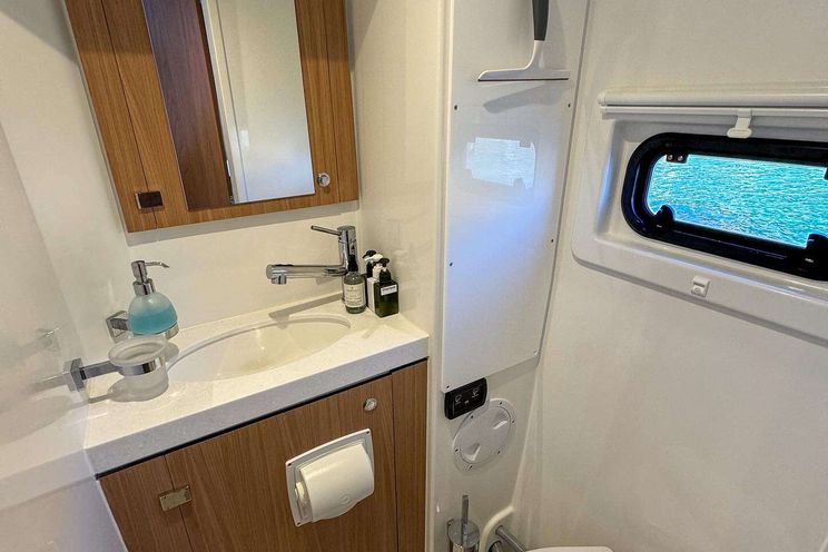 Charter Yacht M LEGACY - Bali 4.6 - 4 Cabins - Nassau - Exumas - Bahamas