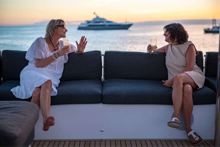 Charter Yacht M LEGACY - Bali 4.6 - 4 Cabins - Nassau - Exumas - Bahamas