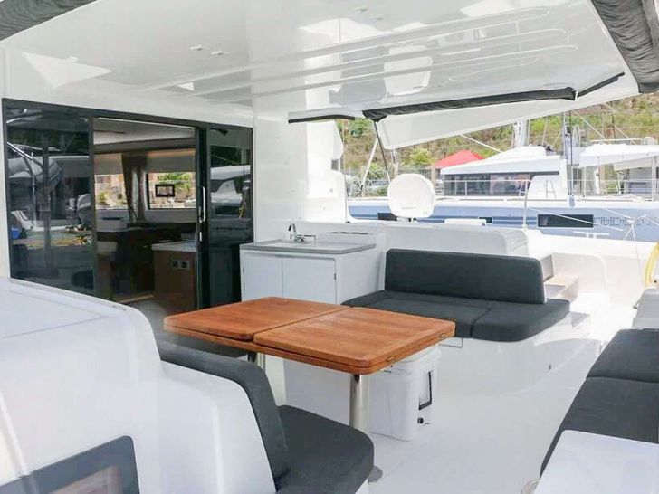 EXTRA NAUTI Lagoon 50 - aft deck seating and dining EXTRA NAUTI Lagoon 50 - aft deck seating and dining