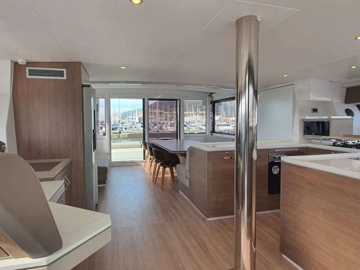 ONLY ONE LIFE Bali 5.4 - galley ONLY ONE LIFE Bali 5.4 - galley