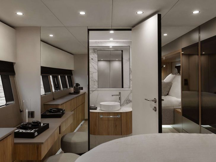 FULL MOON Moon Yacht 60 - cabin 1 bathroom FULL MOON Moon Yacht 60 - cabin 1 bathroom
