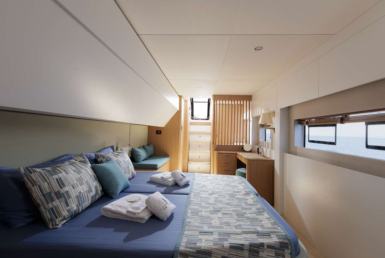 Charter Yacht NEW HORIZONS 4 - Bali 5.8 - 4 Cabins - Athens - Mykonos - Paros - Cyclades - Greece