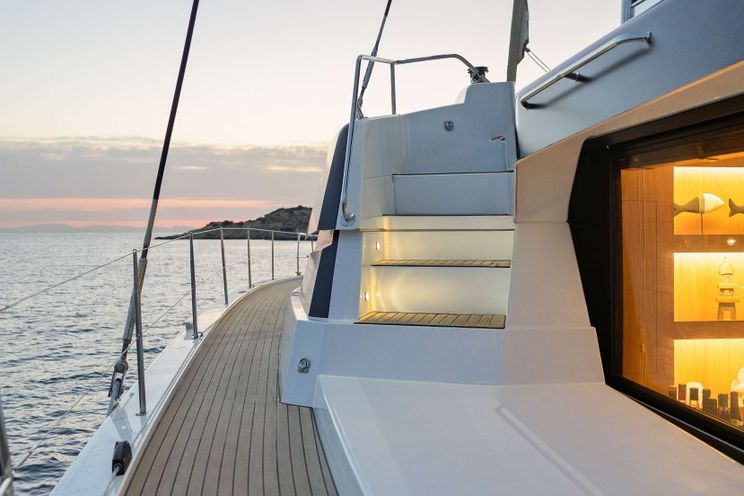 Charter Yacht NEW HORIZONS 4 - Bali 5.8 - 4 Cabins - Athens - Mykonos - Paros - Cyclades - Greece