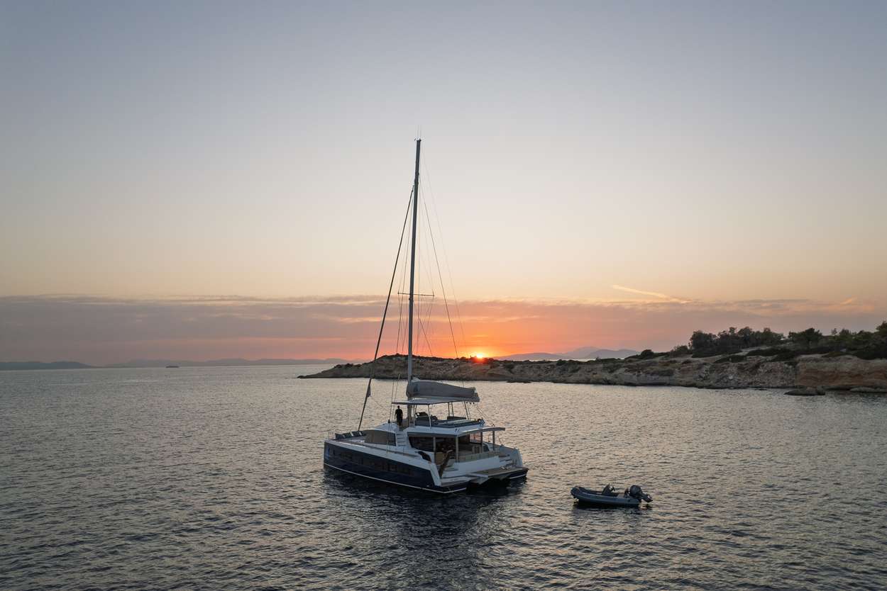 Charter Yacht NEW HORIZONS 4 - Bali 5.8 - 4 Cabins - Athens - Mykonos - Paros - Cyclades - Greece