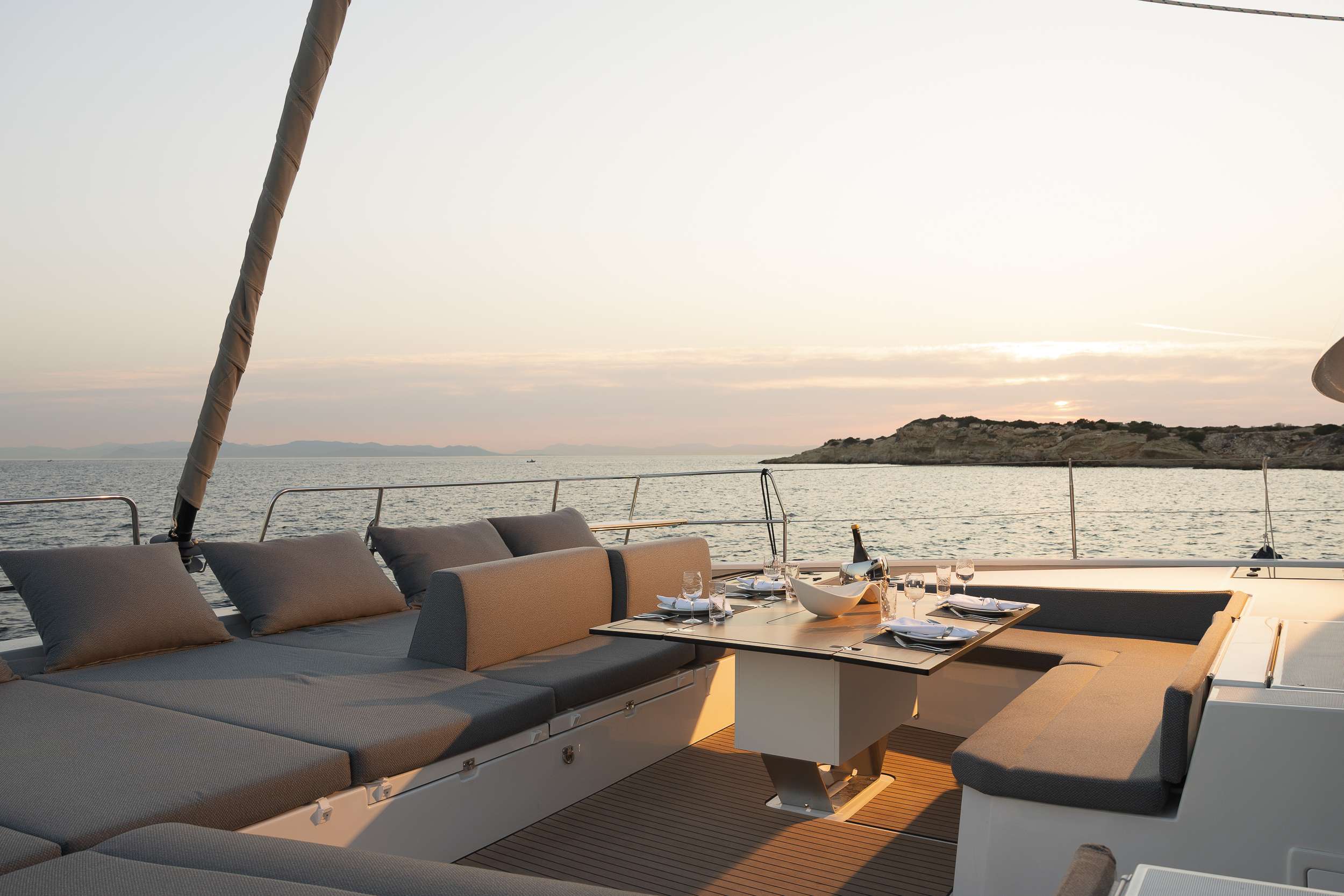 Charter Yacht NEW HORIZONS 4 - Bali 5.8 - 4 Cabins - Athens - Mykonos - Paros - Cyclades - Greece