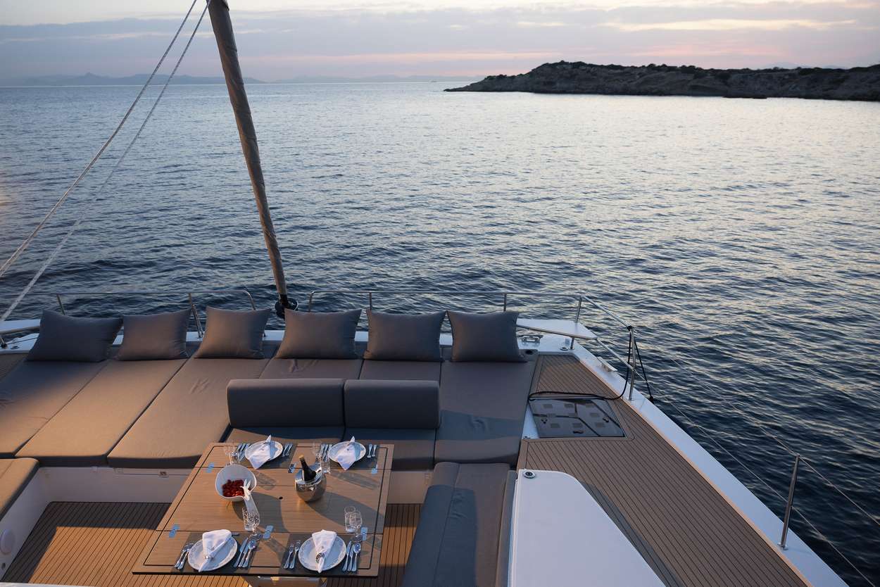 Charter Yacht NEW HORIZONS 4 - Bali 5.8 - 4 Cabins - Athens - Mykonos - Paros - Cyclades - Greece