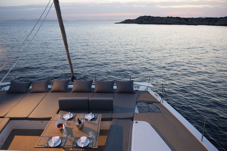 Charter Yacht NEW HORIZONS 4 - Bali 5.8 - 4 Cabins - Athens - Mykonos - Paros - Cyclades - Greece