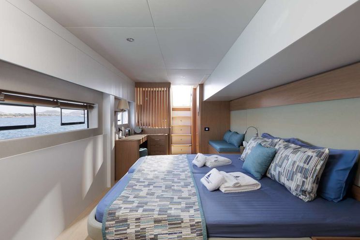 Charter Yacht NEW HORIZONS 4 - Bali 5.8 - 4 Cabins - Athens - Mykonos - Paros - Cyclades - Greece