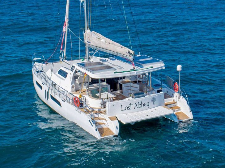 NAUTI MERMAID Royal Cape Majestic 530 - cruising aft view NAUTI MERMAID Royal Cape Majestic 530 - cruising aft view