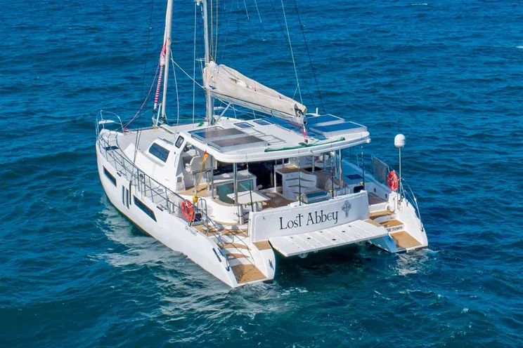 Charter Yacht NAUTI MERMAID - Royal Cape Majestic 530 - 3 Cabins - Tortola - Anegada - Virgin Gorda - BVI - Caribbean