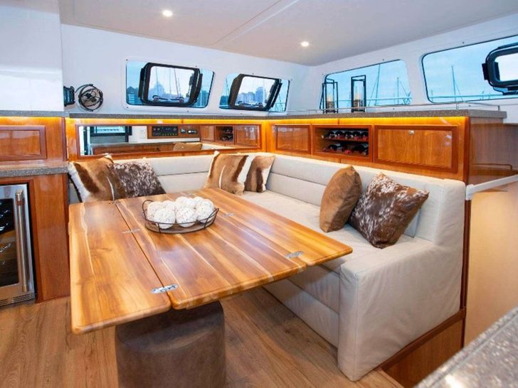 NAUTI MERMAID Royal Cape Majestic 530 - saloon NAUTI MERMAID Royal Cape Majestic 530 - saloon