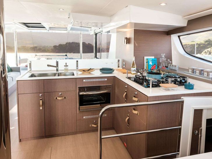 AMAZIGH Bali 4.6 - galley AMAZIGH Bali 4.6 - galley