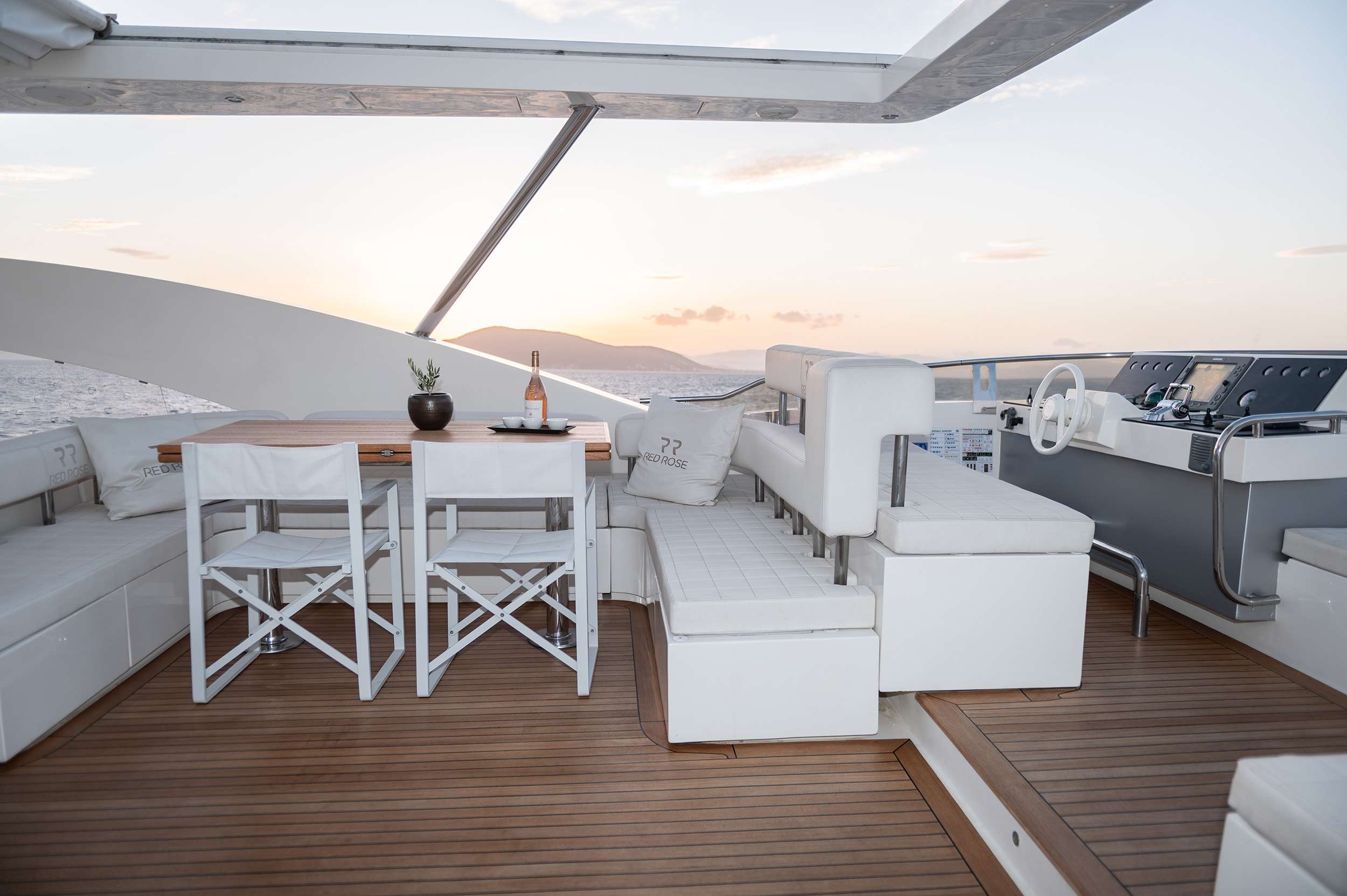 Charter Yacht RED ROSE - Aicon 85 Fly - 4 Cabins - Athens - Mykonos - Paros - Cyclades - Greece