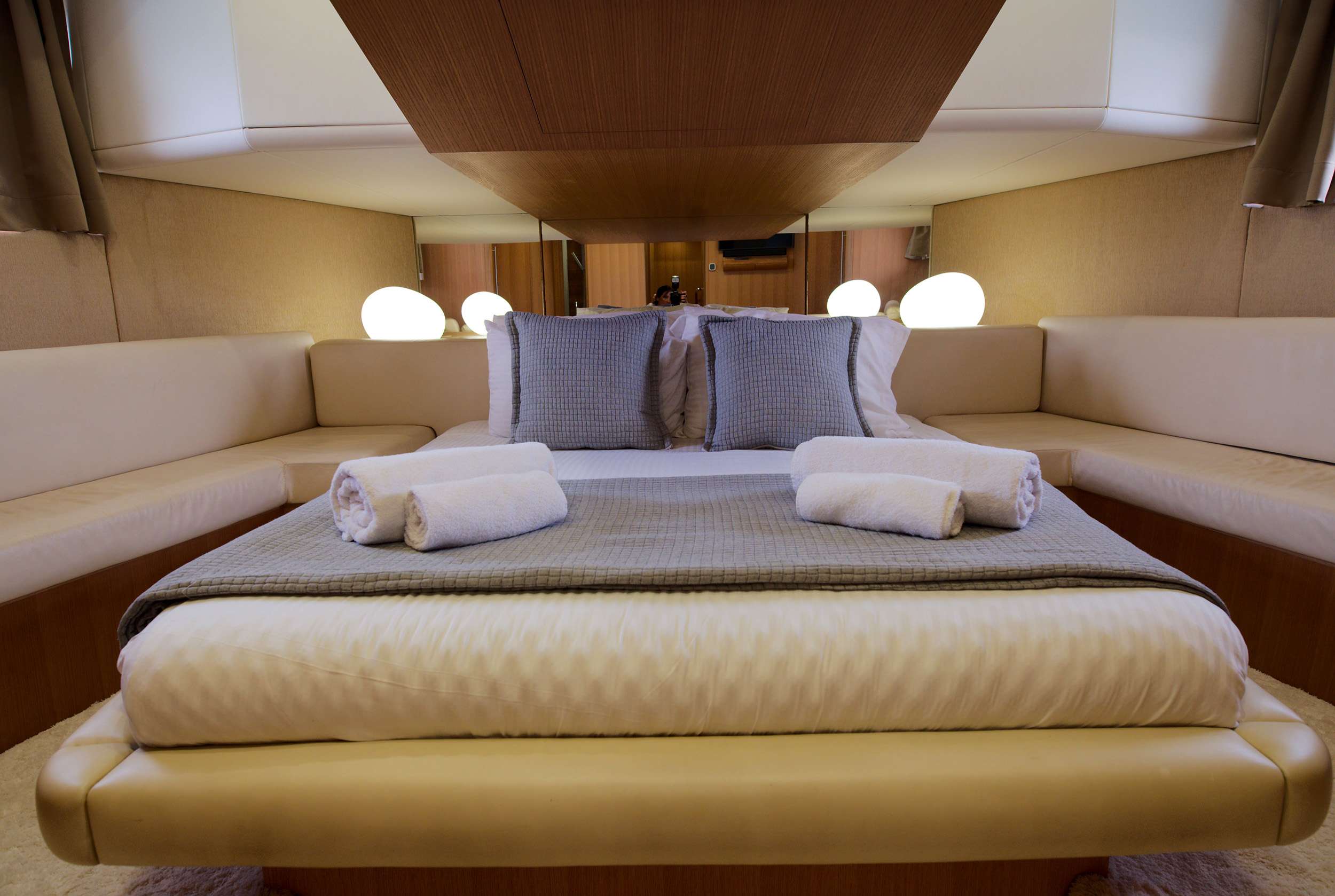 Charter Yacht RED ROSE - Aicon 85 Fly - 4 Cabins - Athens - Mykonos - Paros - Cyclades - Greece