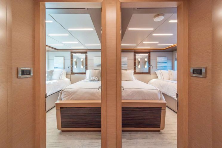 Charter Yacht VOYAGER - Ocean Alexander 90R Enclosed - 3 Cabins - Ketchikan - Bell Island - Alaska - USA