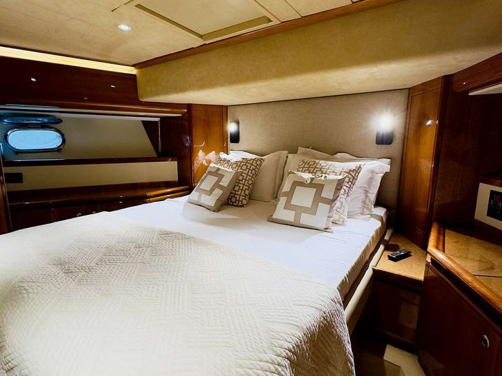 ARCELIA Ferretti 23m - VIP cabin ARCELIA Ferretti 23m - VIP cabin