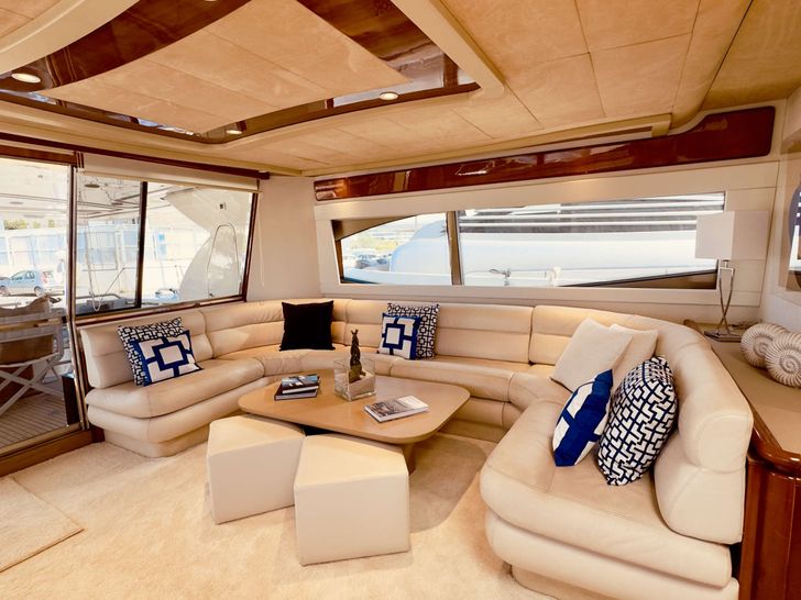 ARCELIA Ferretti 23m - saloon seating ARCELIA Ferretti 23m - saloon seating