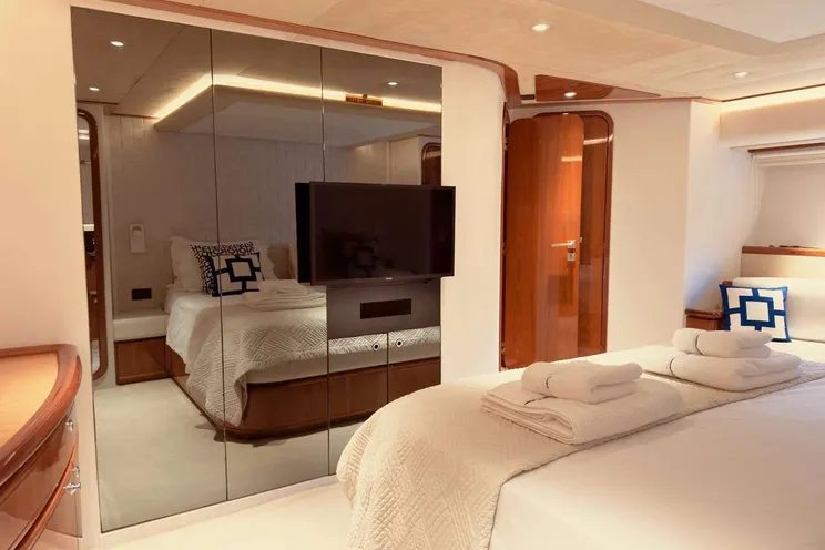 Charter Yacht ARCELIA - Ferretti 23m - 4 Cabins - Athens - Mykonos - Paros - Cyclades - Greece