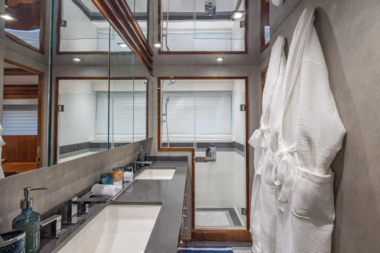 Charter Yacht INDIGO - Viking 93MY - 4 Cabins - Nassau - Exumas - Bahamas