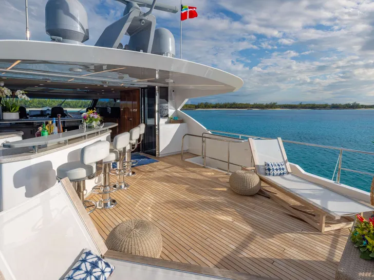 INDIGO Viking 93MY - sundeck INDIGO Viking 93MY - sundeck