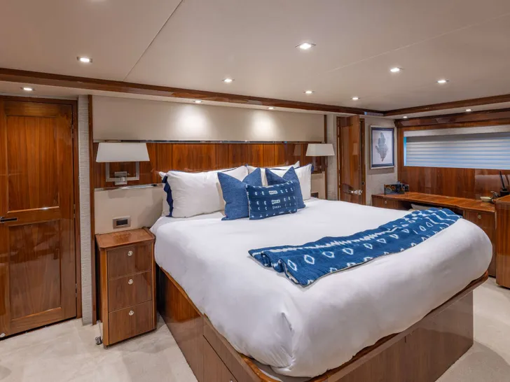 INDIGO Viking 93MY - master cabin INDIGO Viking 93MY - master cabin