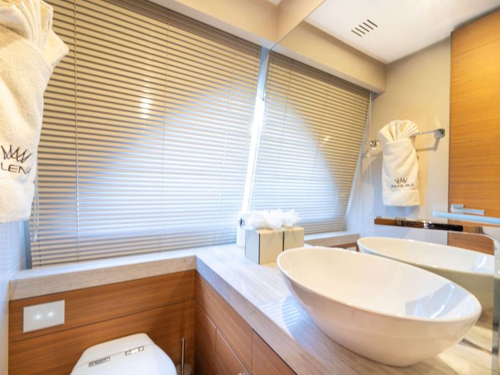 MILENA Custom Line Navetta 28 - twin cabin bathroom MILENA Custom Line Navetta 28 - twin cabin bathroom