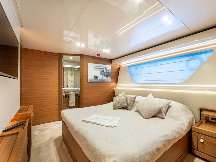 MILENA Custom Line Navetta 28 - VIP cabin 2 MILENA Custom Line Navetta 28 - VIP cabin 2