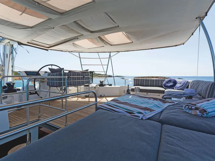 COOL BREEZE Lagoon 560 - flybridge COOL BREEZE Lagoon 560 - flybridge