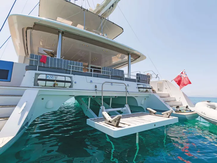 COOL BREEZE Lagoon 560 - swim platform COOL BREEZE Lagoon 560 - swim platform