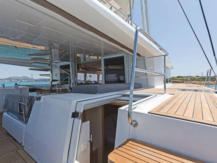 COOL BREEZE Lagoon 560 - aft deck COOL BREEZE Lagoon 560 - aft deck
