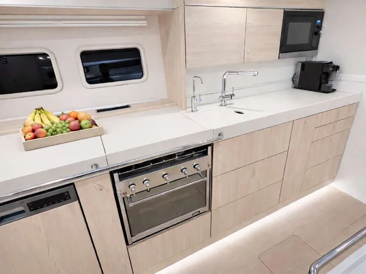 KIND OF BLUE Hanse 575 - galley KIND OF BLUE Hanse 575 - galley