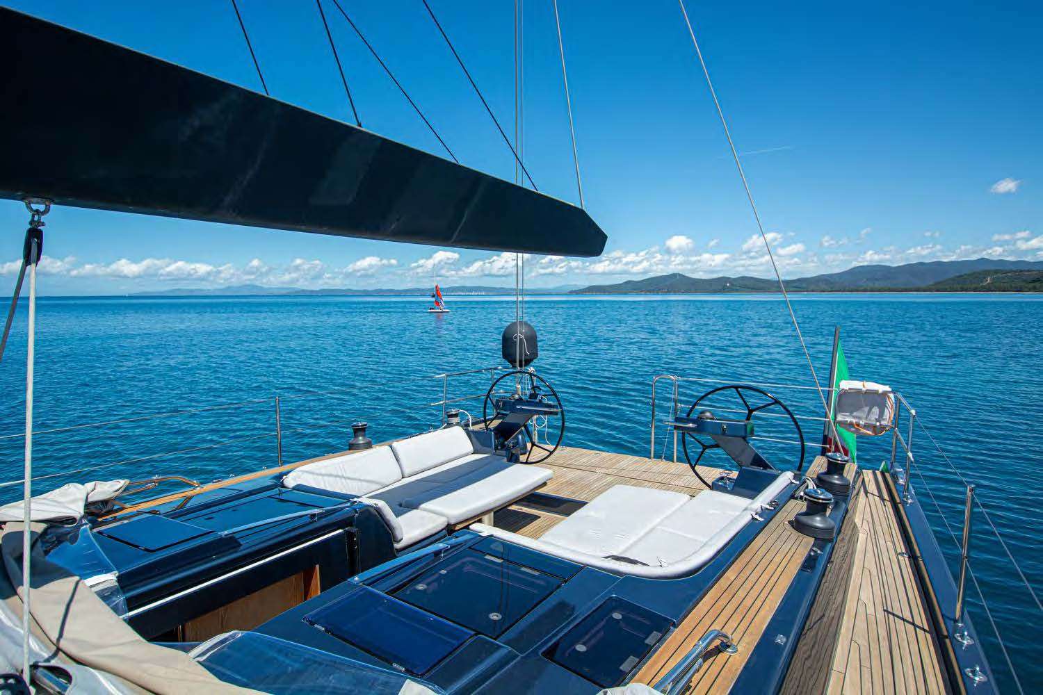 KIND OF BLUE Hanse 575 - aft alfresco lounge