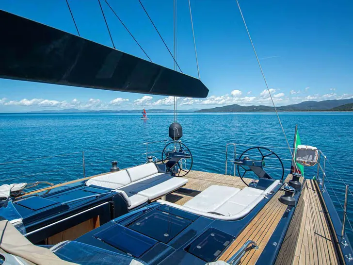 KIND OF BLUE Hanse 575 - aft alfresco lounge KIND OF BLUE Hanse 575 - aft alfresco lounge