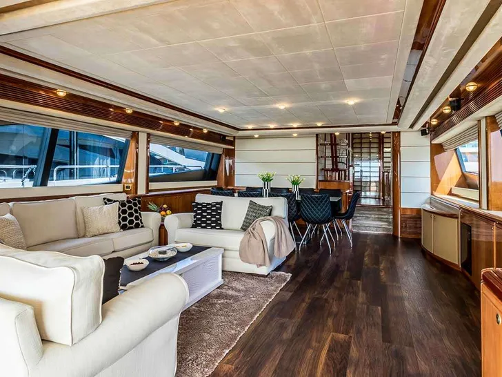 MISS KATARIINA Ferretti 880 - saloon MISS KATARIINA Ferretti 880 - saloon