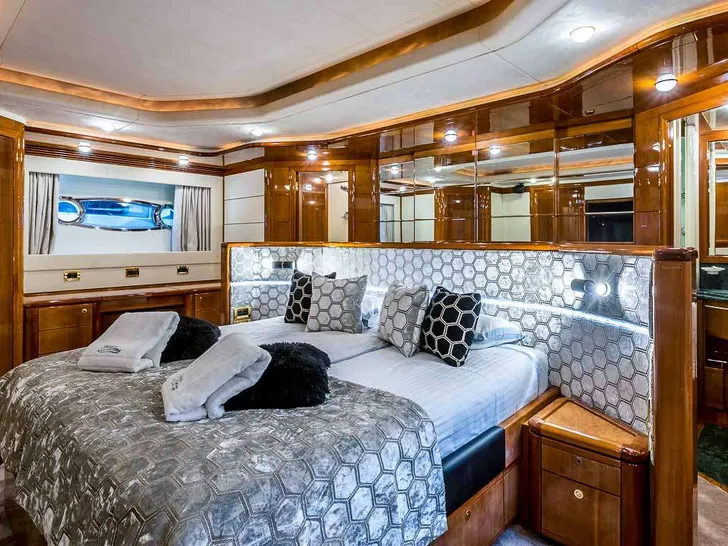 MISS KATARIINA Ferretti 880 - master cabin MISS KATARIINA Ferretti 880 - master cabin