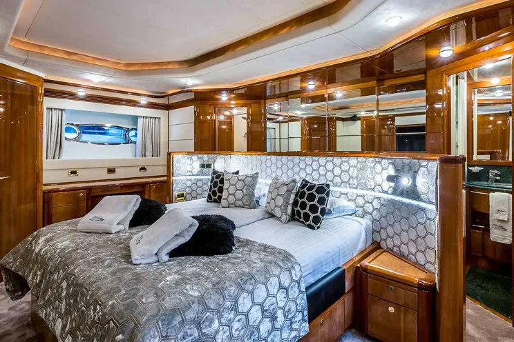 Charter Yacht MISS KATARIINA - Ferretti 880 - 4 Cabins - Split - Dubrovnik - Hvar - Croatia