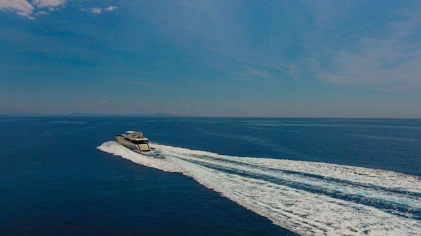 MISS KATARIINA Ferretti 880 - cruising across the Croatian waterline