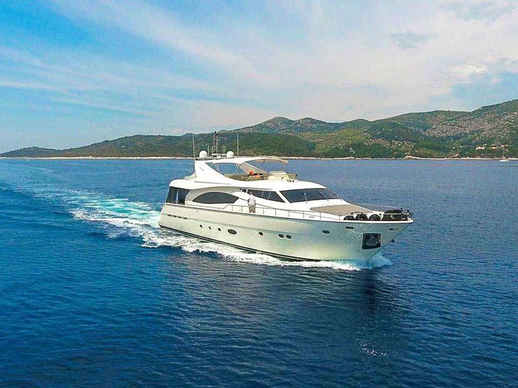 MISS KATARIINA Ferretti 880 - profile MISS KATARIINA Ferretti 880 - profile