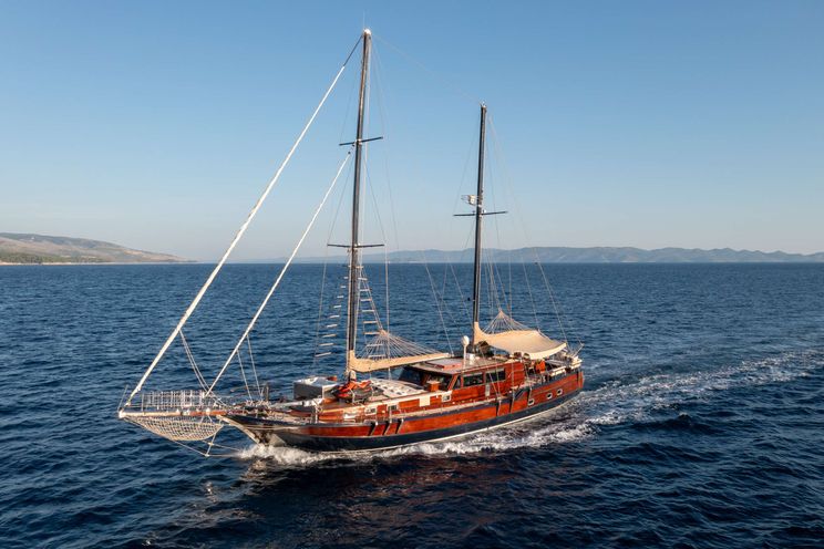 Charter Yacht PACHA - Tuzla Shipyard Custom Gulet 28m - 4 Cabins - Split - Dubrovnik - Hvar - Croatia