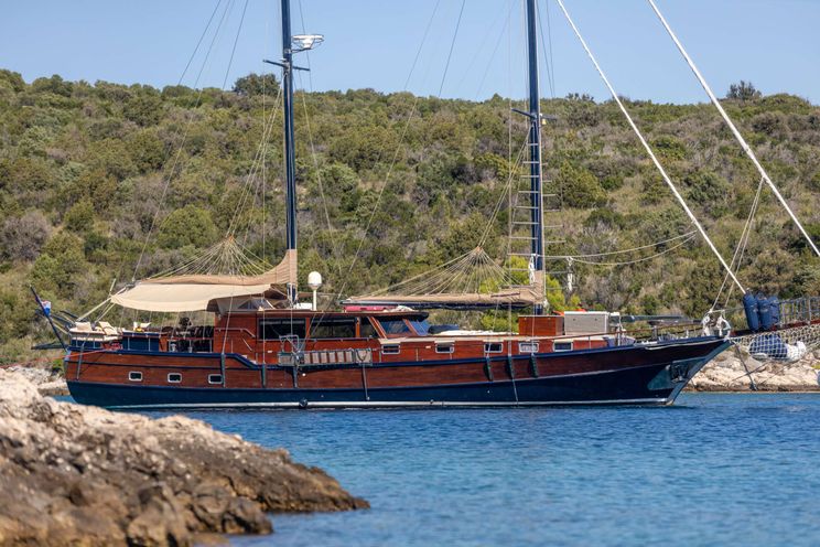 Charter Yacht PACHA - Tuzla Shipyard Custom Gulet 28m - 4 Cabins - Split - Dubrovnik - Hvar - Croatia