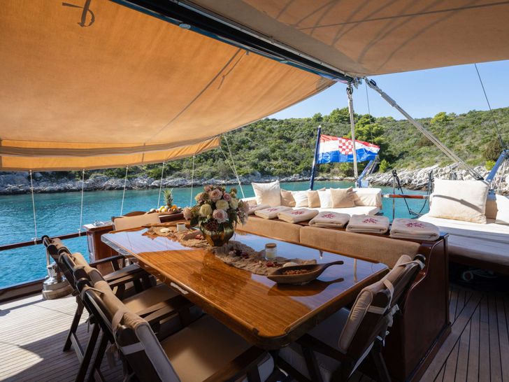 PACHA Tuzla Shipyard Custom Gulet 28m - dining table PACHA Tuzla Shipyard Custom Gulet 28m - dining table