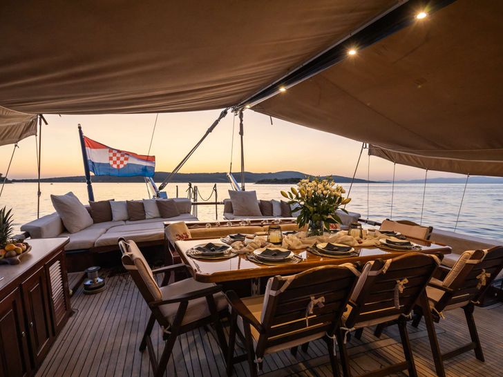 PACHA Tuzla Shipyard Custom Gulet 28m - alfresco dining set up PACHA Tuzla Shipyard Custom Gulet 28m - alfresco dining set up