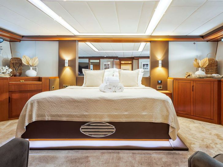 SAN LIMI Yener 34m - master cabin SAN LIMI Yener 34m - master cabin