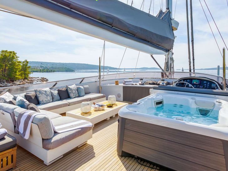 SAN LIMI Yener 34m - upper deck with the jacuzzi SAN LIMI Yener 34m - upper deck with the jacuzzi