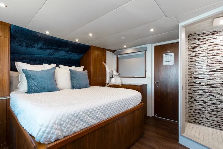 Charter Yacht A PLACE IN THE SUN - Broward 100 - 5 Cabins - Nassau - Exumas - Bahamas